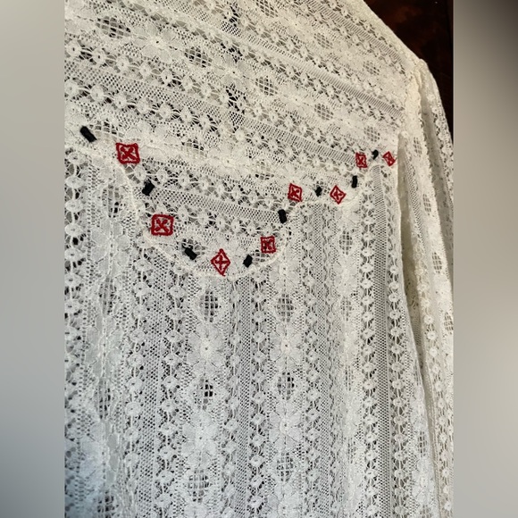Lace Blouse - Picture 2 of 4